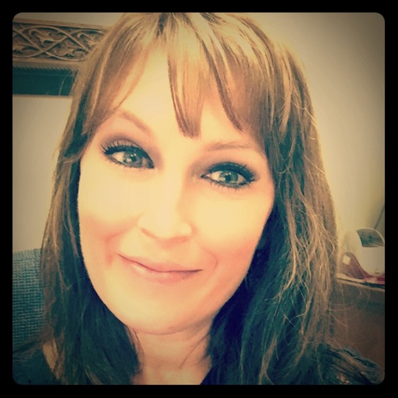 Meet your Posher, Traci - Picture 1 of 1